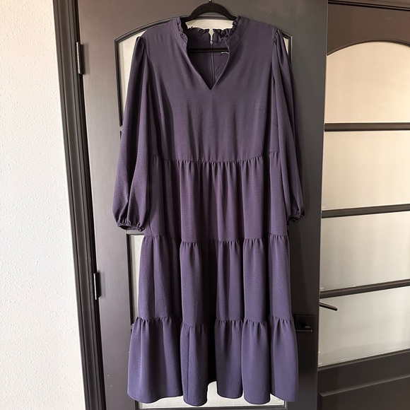 Jessica Howard Dresses & Skirts - Jessica Howard tiered midi dress plus size with pockets navy blue size 16W